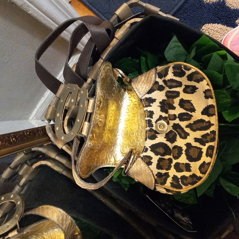 Guess - Picture 2 of 2